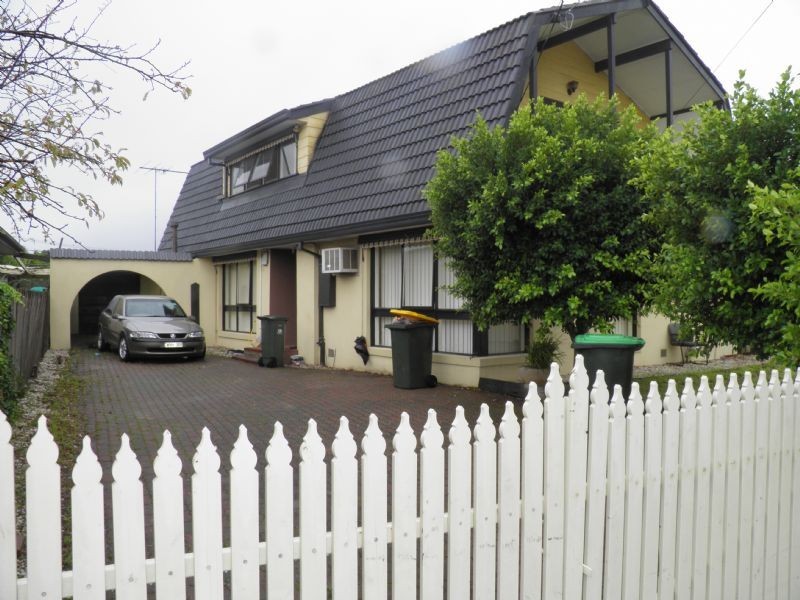 28 LILLY PILLY STREET, St Albans VIC 3021