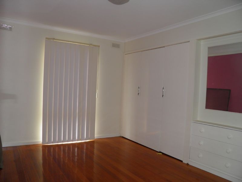 28 LILLY PILLY STREET, St Albans VIC 3021