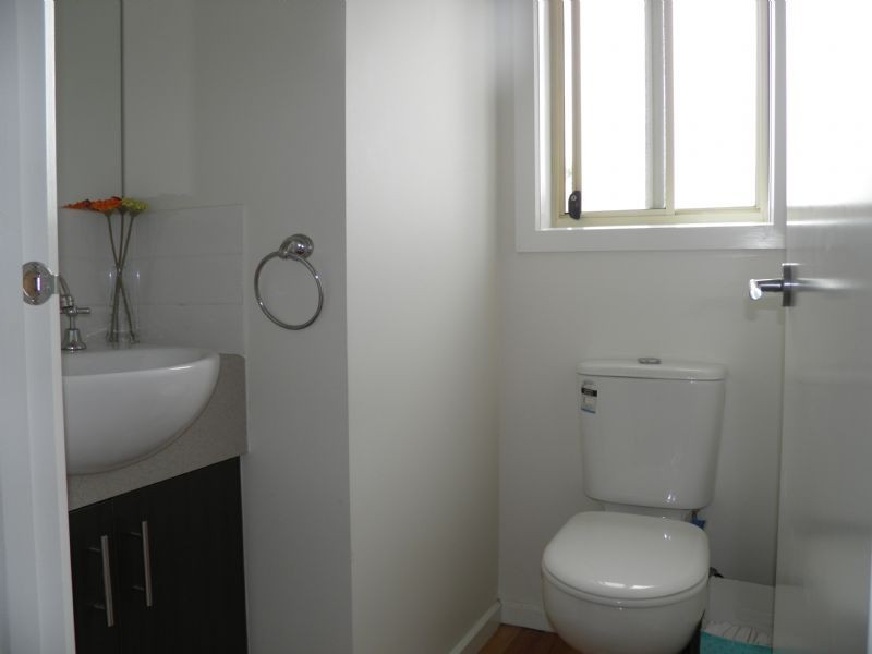 2/44 HELEN STREET, St Albans VIC 3021