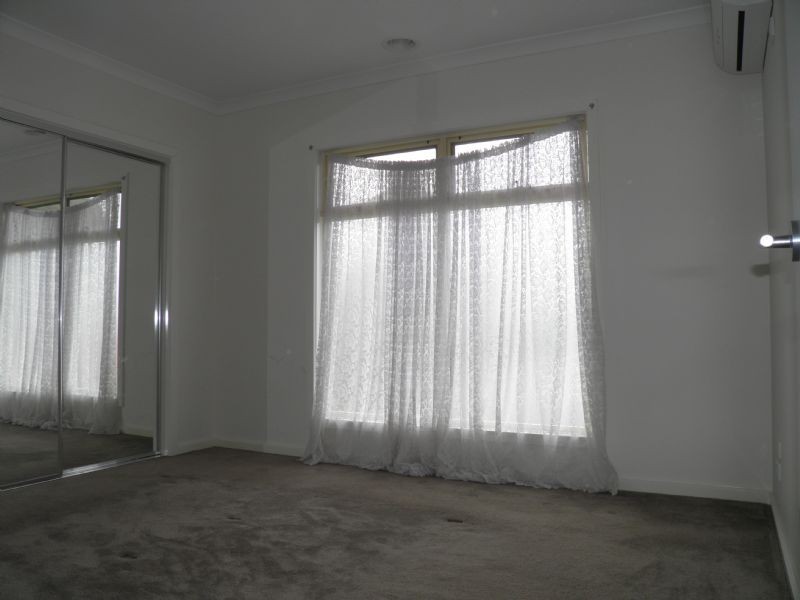 2/44 HELEN STREET, St Albans VIC 3021