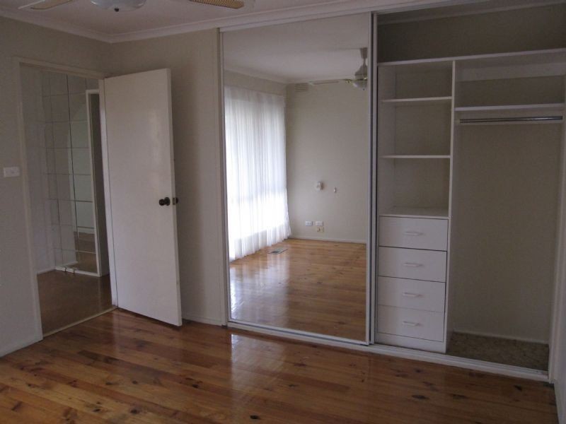 28 BROWNE AVENUE, St Albans VIC 3021