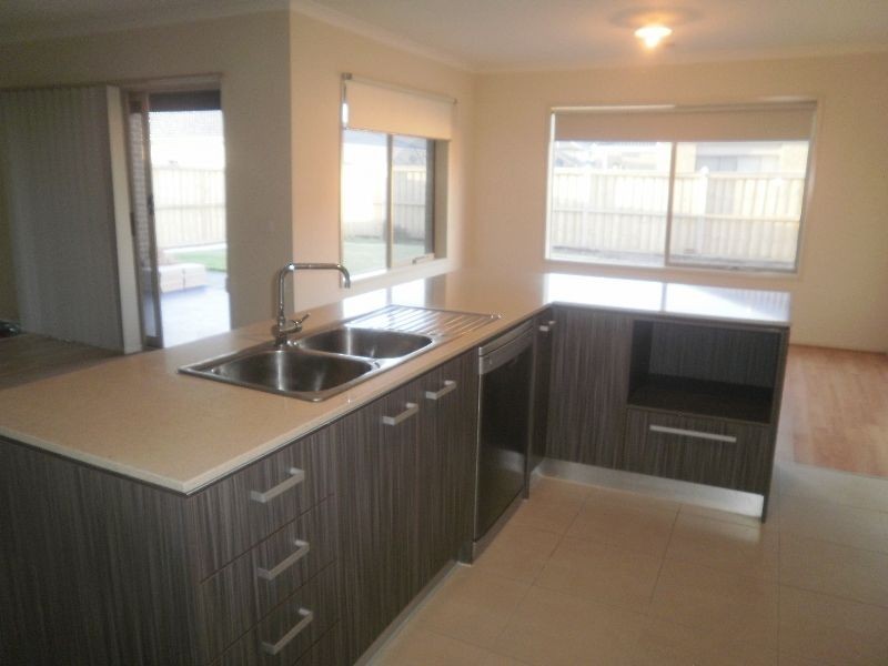 44 Fongeo Drive, Point Cook VIC 3030