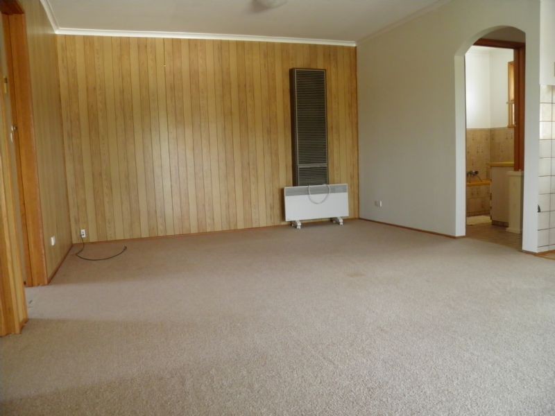 38 LEONARD AVENUE, St Albans VIC 3021