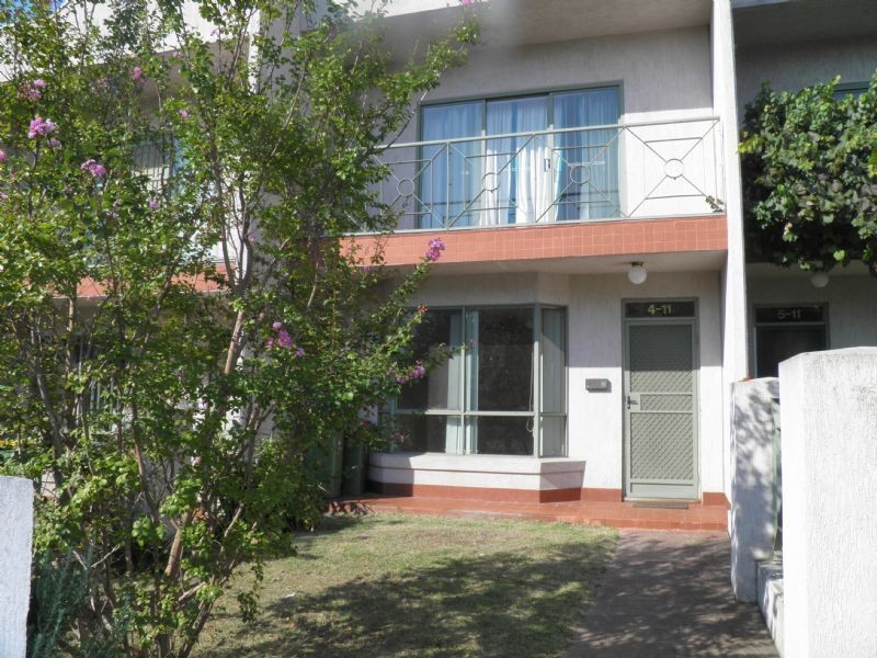 4/11 Ballarat Road, Footscray VIC 3011