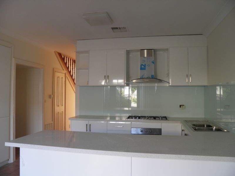 4/11 Ballarat Road, Footscray VIC 3011