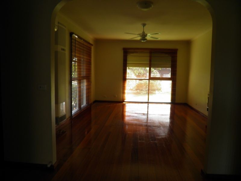 4 Selsley Court, St Albans VIC 3021