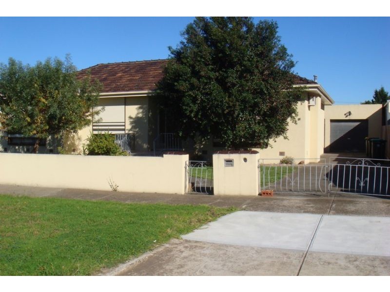 29 LAHY STREET, St Albans VIC 3021