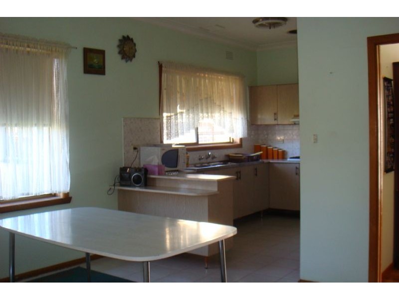 29 LAHY STREET, St Albans VIC 3021