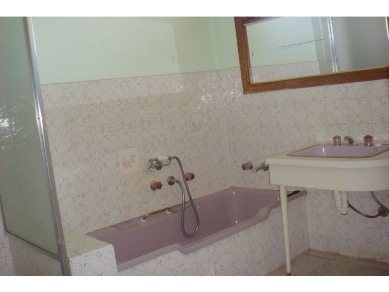 29 LAHY STREET, St Albans VIC 3021