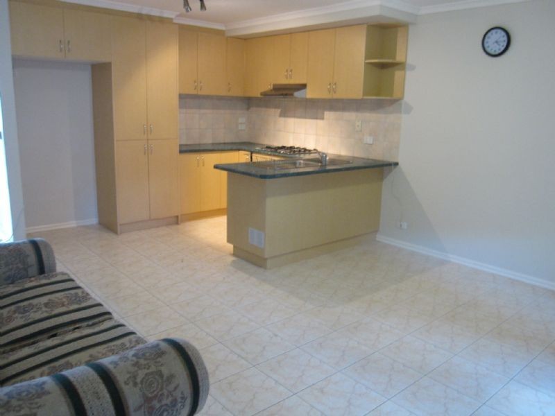 6/7 Topaz  Place, St Albans VIC 3021
