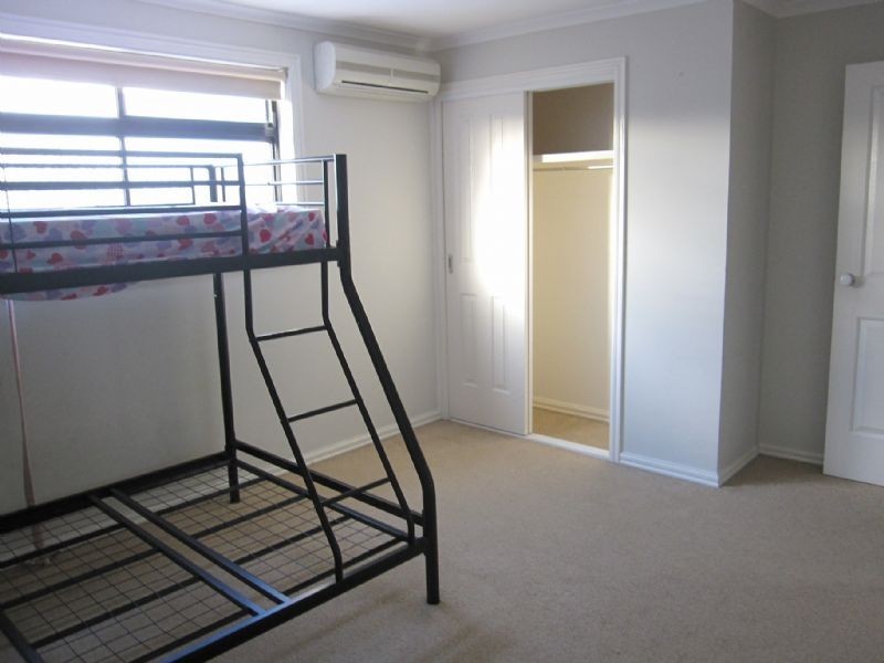 6/7 Topaz  Place, St Albans VIC 3021