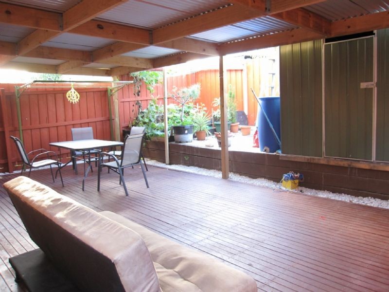 6/7 Topaz  Place, St Albans VIC 3021