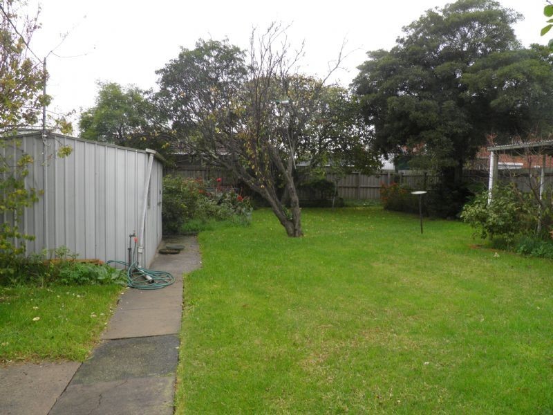 10 James Street, St Albans VIC 3021