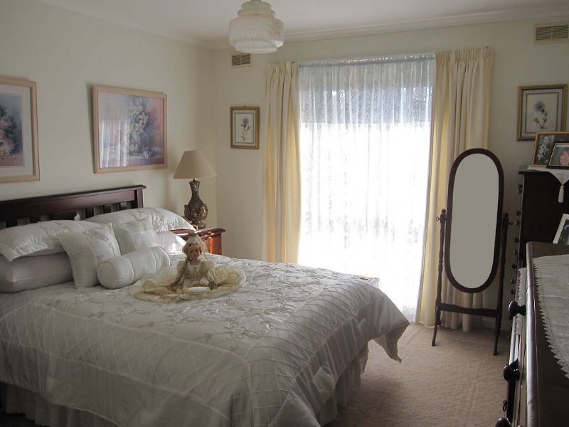 18 Thomas Street, St Albans VIC 3021