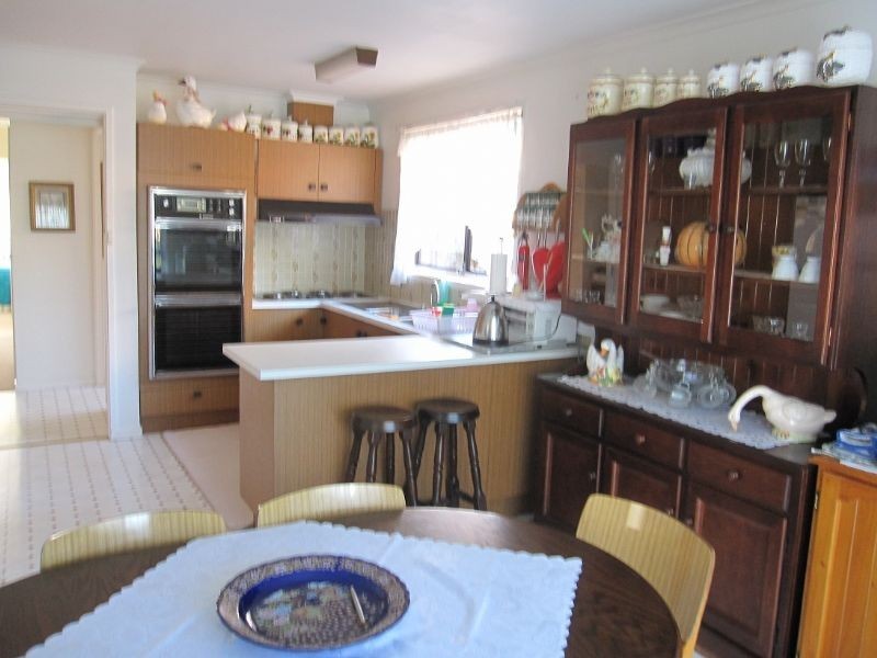 18 Thomas Street, St Albans VIC 3021