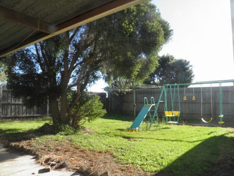 25 Sandra Street, St Albans VIC 3021