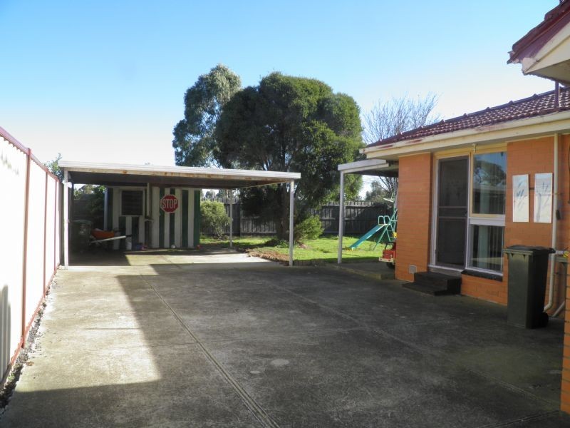 25 Sandra Street, St Albans VIC 3021