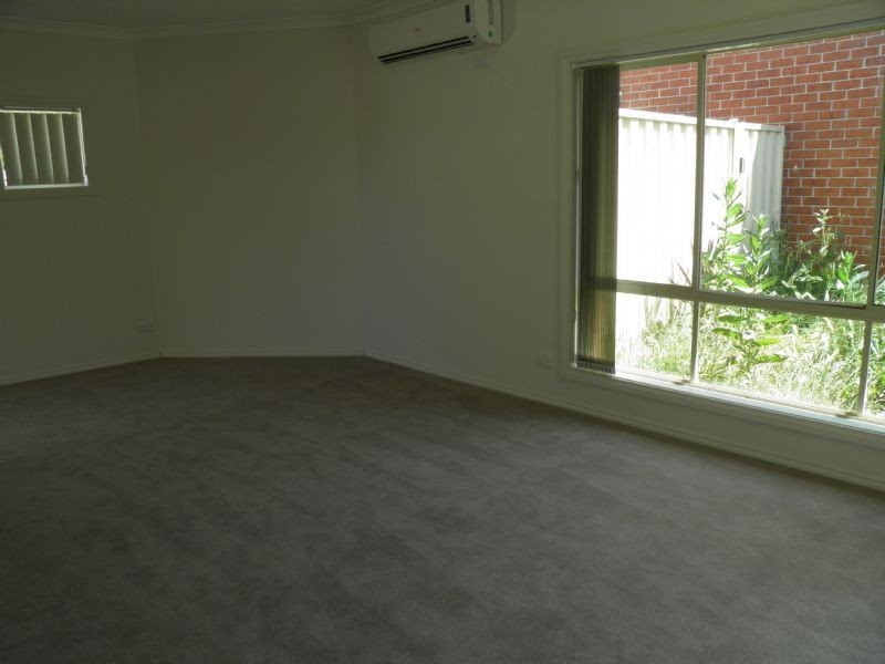 2/80 Henry St, St Albans VIC 3021