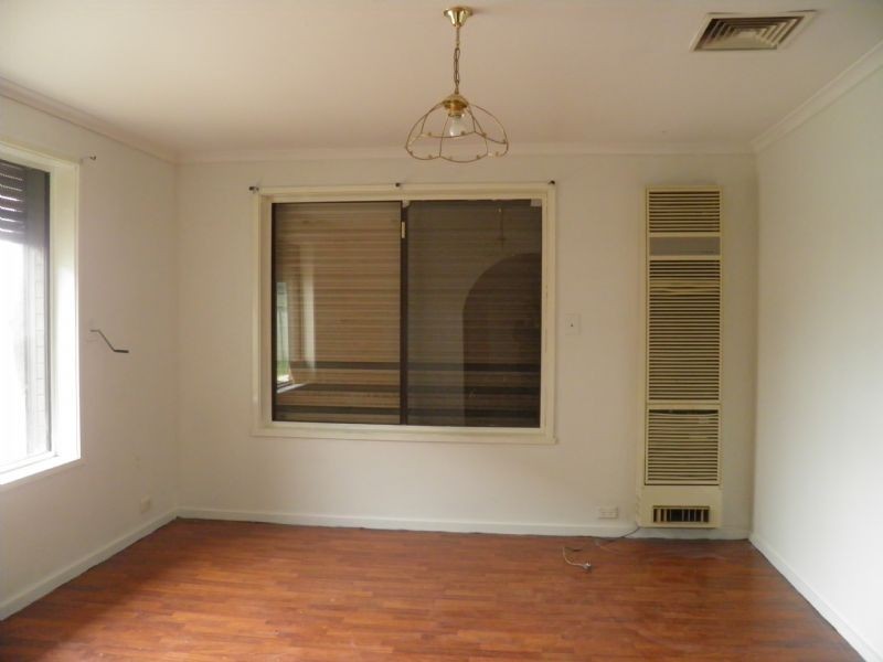 4 Damte Place, St Albans VIC 3021