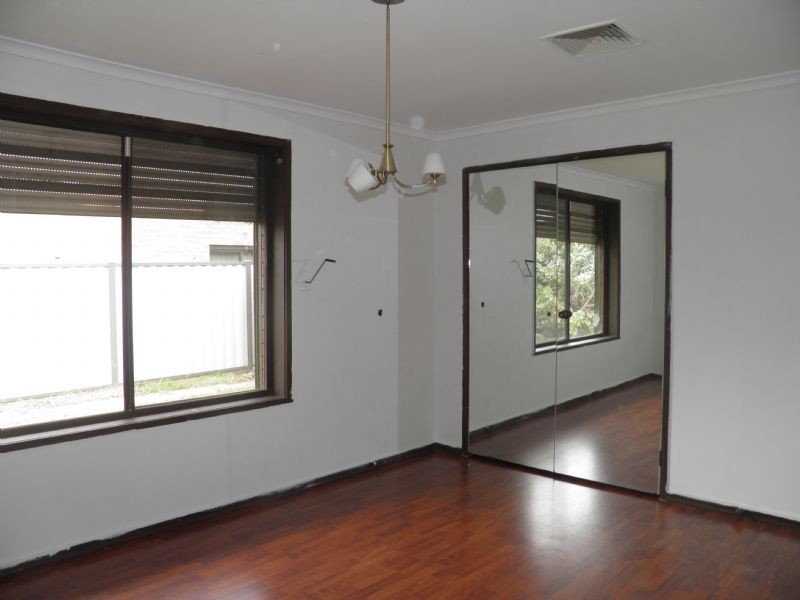 4 Damte Place, St Albans VIC 3021