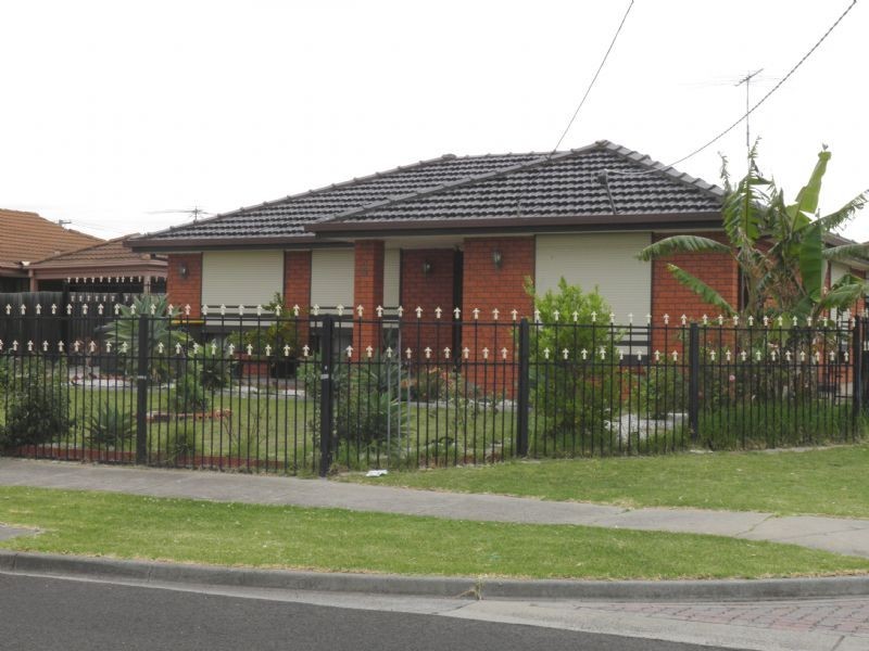 10 Kingdom Avenue, Kings Park VIC 3021