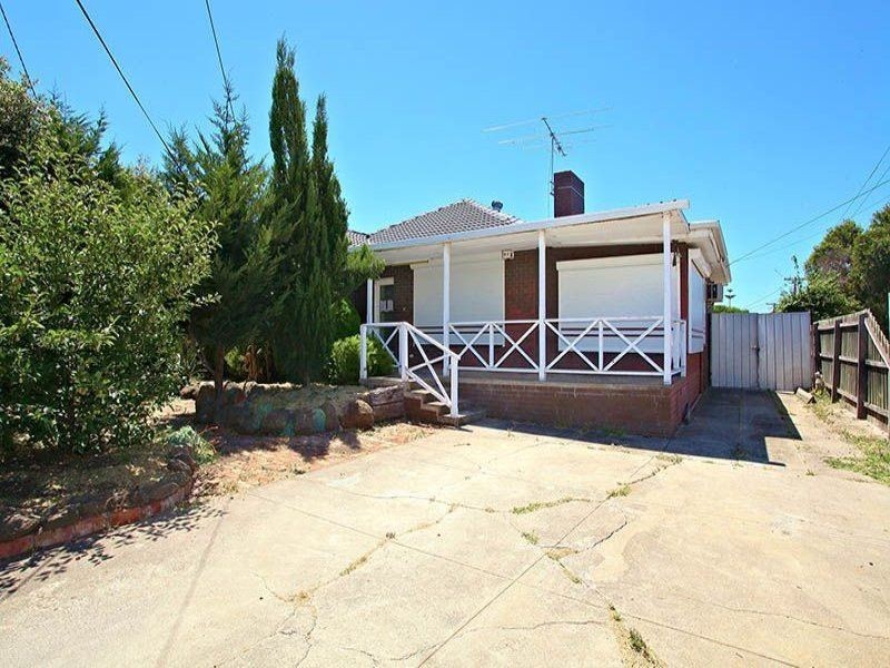 16 LUXFORD STREET, St Albans VIC 3021