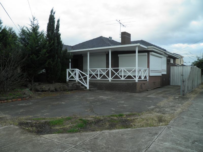 16 LUXFORD STREET, St Albans VIC 3021