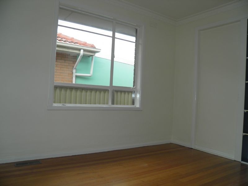 16 LUXFORD STREET, St Albans VIC 3021