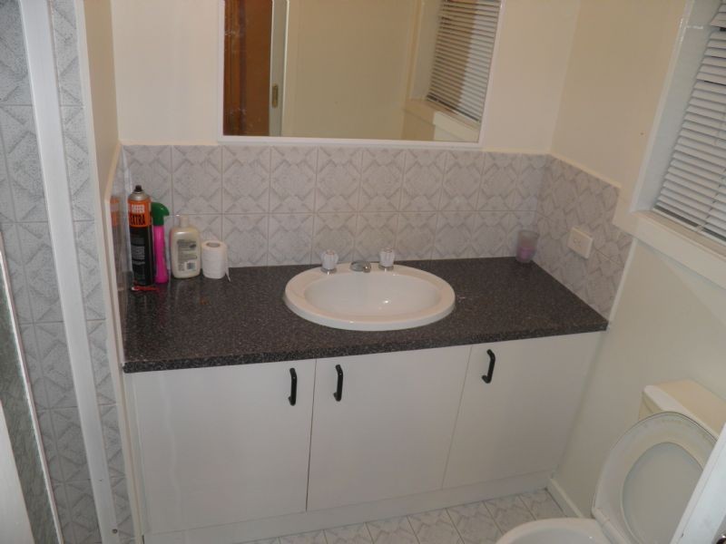 27 FLINT CRESCENT, Delahey VIC 3037