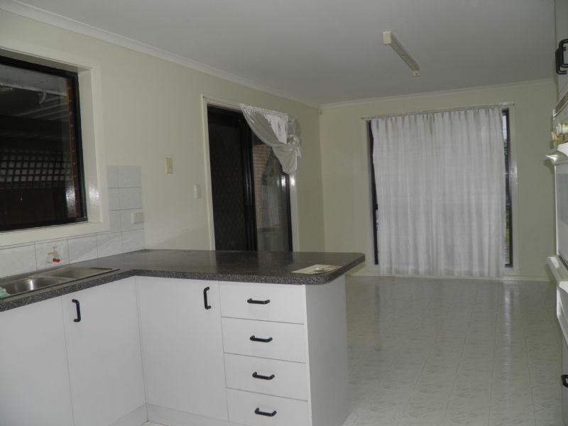 27 FLINT CRESCENT, Delahey VIC 3037