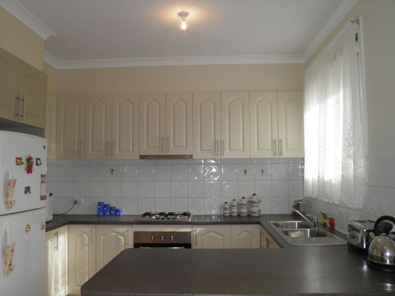 4/14  16 Conrad Street, St Albans VIC 3021