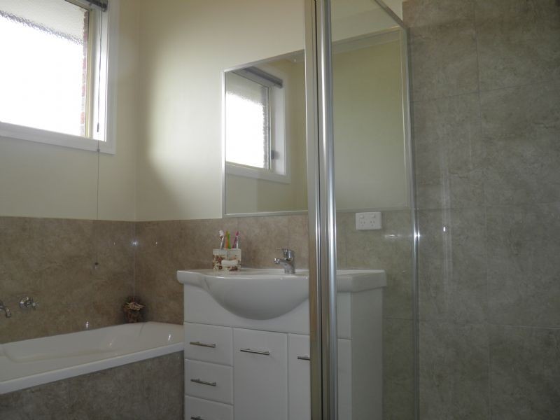 4/14  16 Conrad Street, St Albans VIC 3021