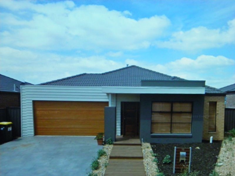 38 GROSVENOR CRESCENT, Derrimut VIC 3030