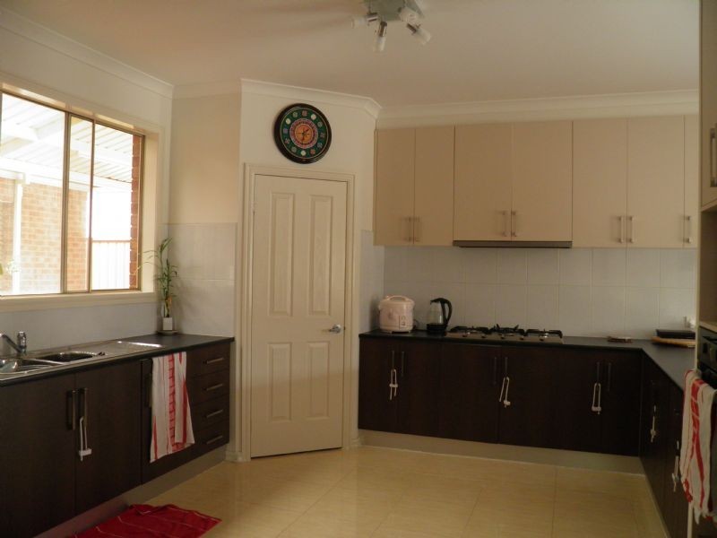 13 KEIWA PLACE, Taylors Hill VIC 3037