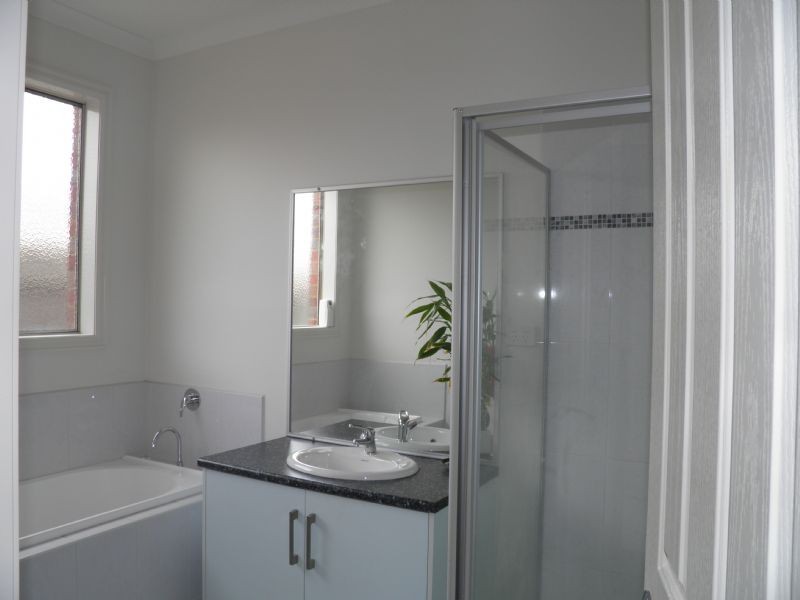 13 KEIWA PLACE, Taylors Hill VIC 3037