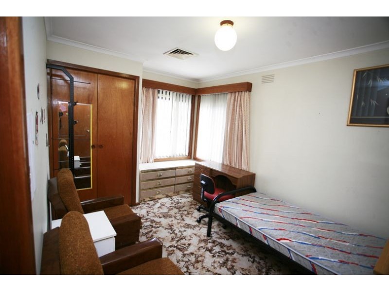 44 Chedgey Drive, St Albans VIC 3021