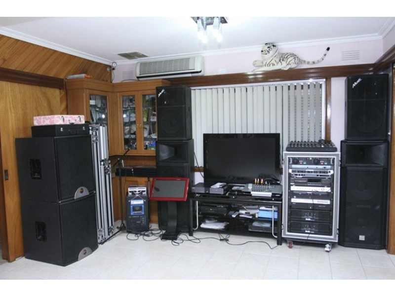 44 Chedgey Drive, St Albans VIC 3021