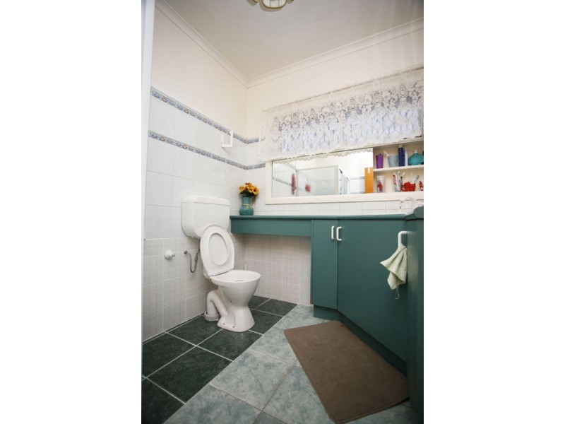 44 Chedgey Drive, St Albans VIC 3021