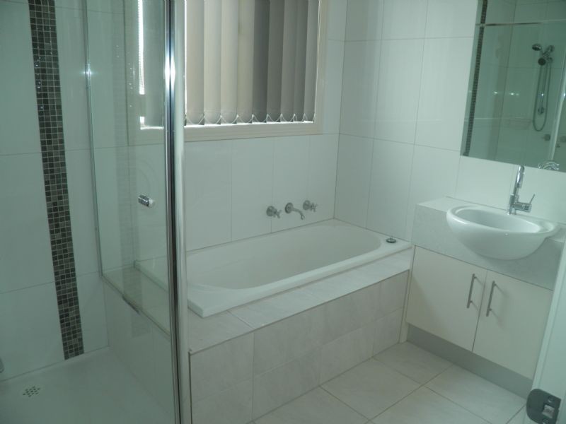 2/50 Leslie Street, St Albans VIC 3021