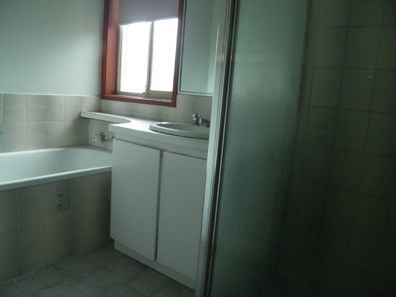 1/38 Kurung Drive, Kings Park VIC 3021