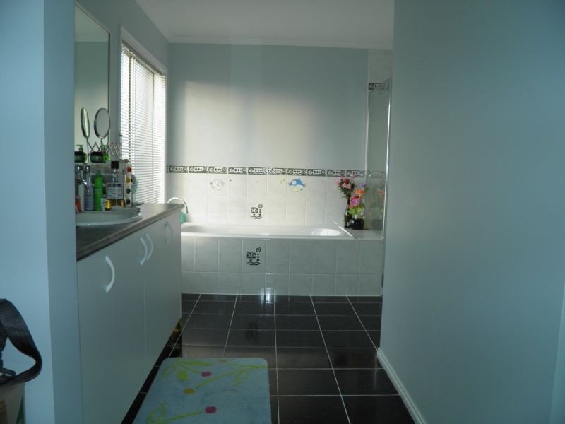 2 Cormorant Drive, Cairnlea VIC 3023