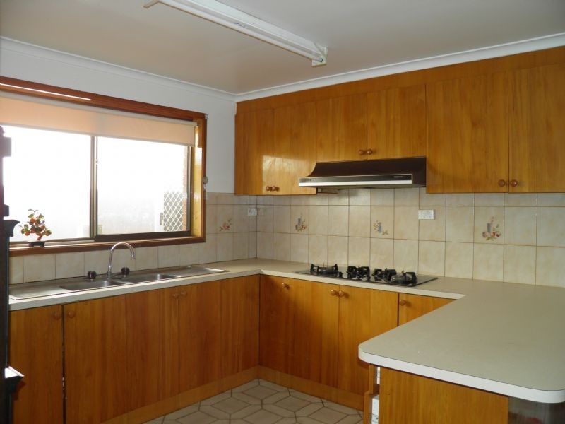29 Shakespeare drive, Delahey VIC 3037