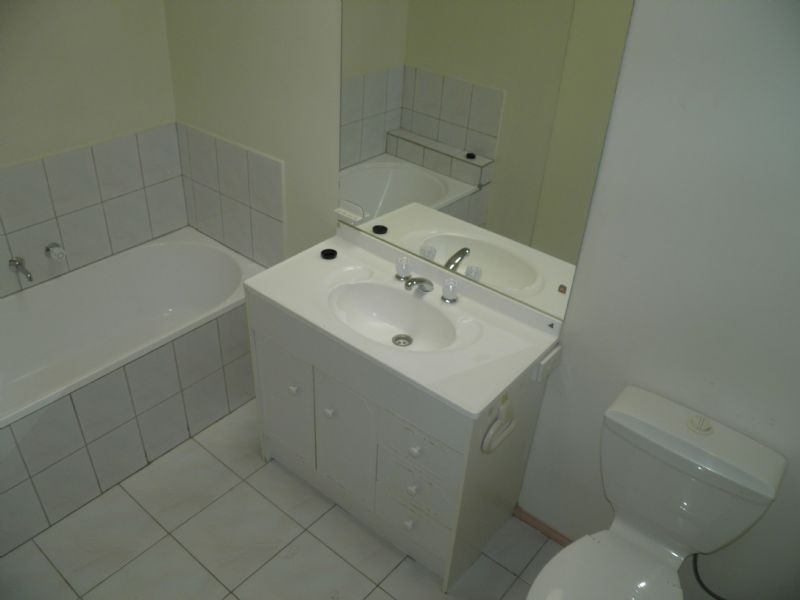 1/4 Camphora Place, St Albans VIC 3021