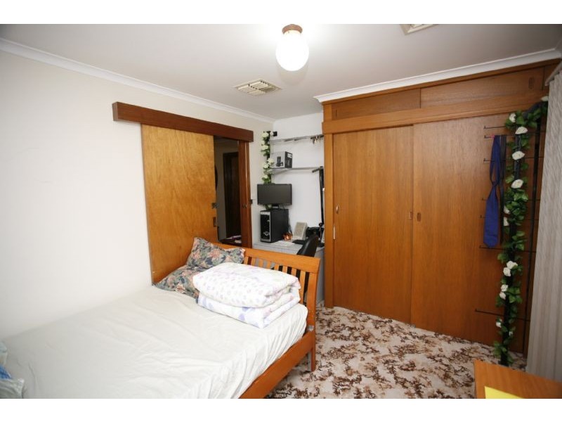 44 Chedgey Drive, St Albans VIC 3021