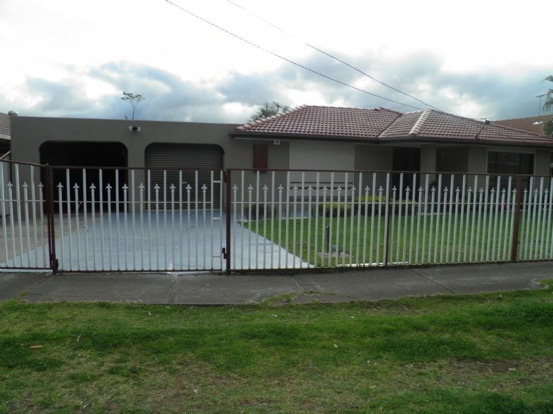 9 Cheleon Way, Kings Park VIC 3021