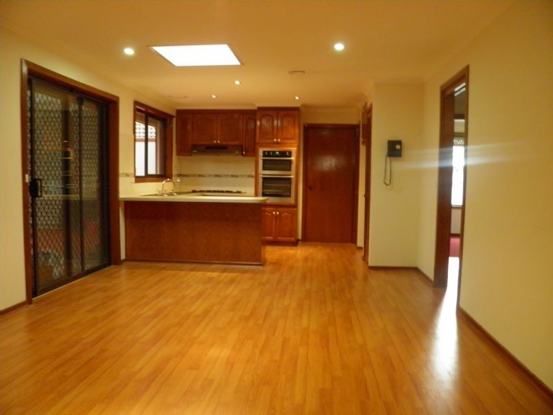 9 Cheleon Way, Kings Park VIC 3021