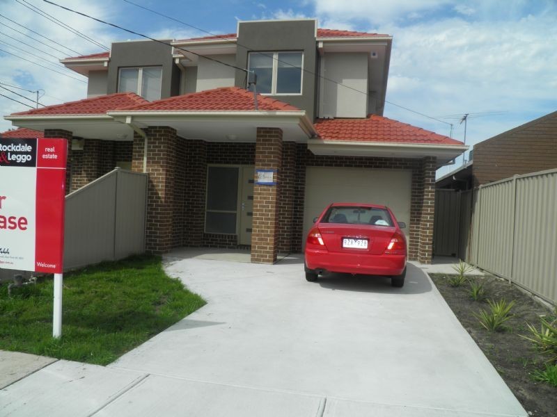 12 Burns Avenue, St Albans VIC 3021