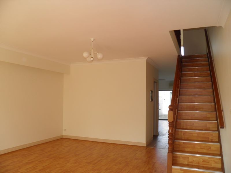 4/11 Ballarat Road, Footscray VIC 3011