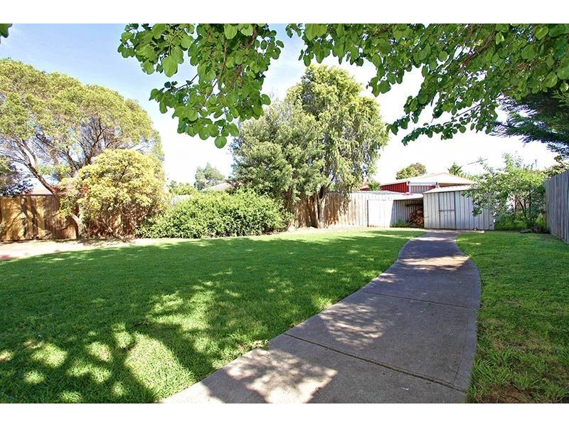 7 Meads Court, St Albans VIC 3021