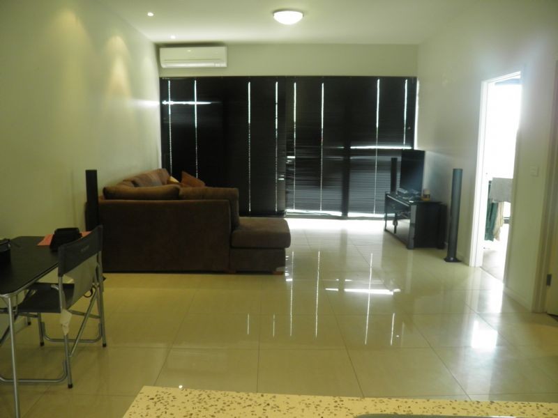 204/16-32 East Esplanade, St Albans VIC 3021